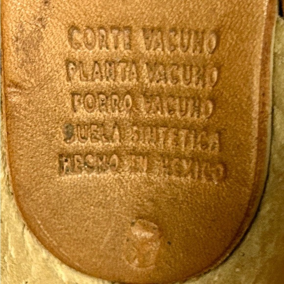 LA ROSA Pierced Leather Huaraches Embroidered Blue Butterfly sz 7" Buckle Sandal - Picture 6 of 10